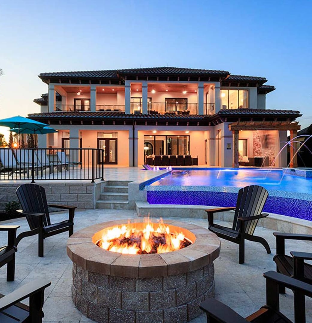 Orlando villa exterior with pool